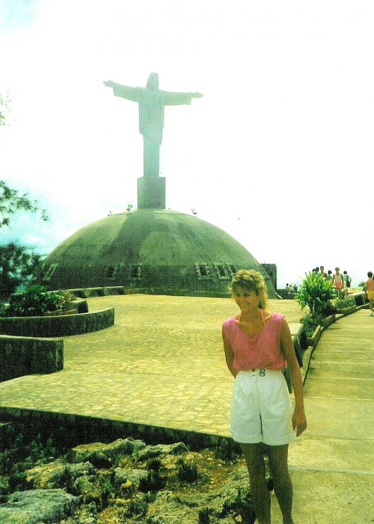 Dom.Rep. Puerto Plata hat die einzige Seilbahn in der Karibik.793 Meter hoch.Oben befindet sich ein botanischer Garten mit einer kleiner Nachbildung der Christusstatue Cristo Redentor in Rio de Janeiro. Quelle: Wikipedia.org