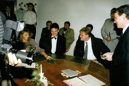 Registry office at 29th December 1989.